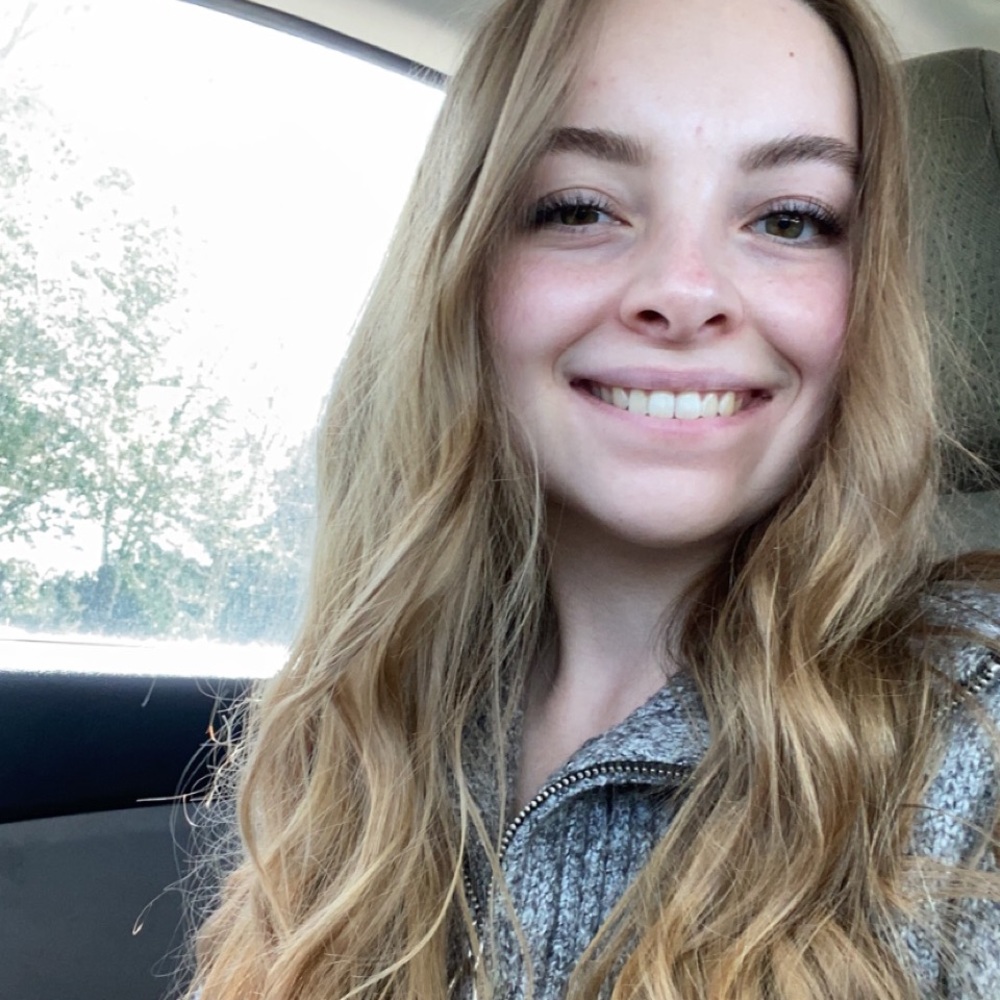 Meet your Posher, Danielle